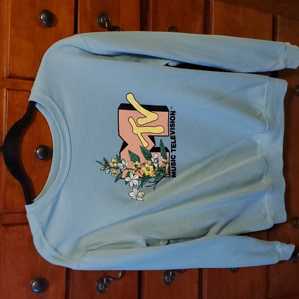 Junior's crewneck MTV sweatshirt